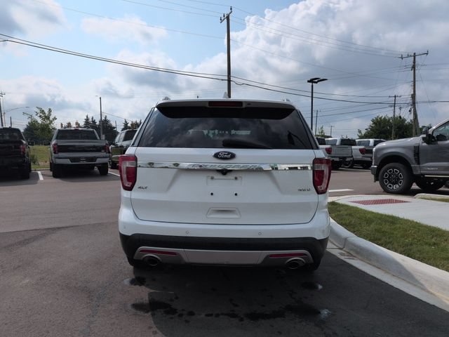 Certified 2017 Ford Explorer XLT w/ Equipment Group 202A AWD/4WD image 4