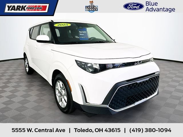 Used 2025 Kia Soul LX w/ LX Technology Package FWD image 1
