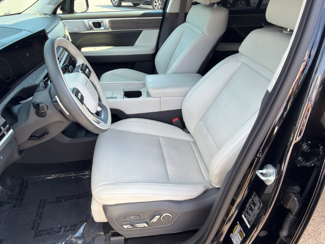 Used 2025 Hyundai Santa Fe Calligraphy AWD/4WD image 11