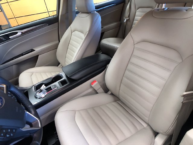 Certified 2018 Ford Fusion SE w/ Fusion SE Technology Package AWD/4WD image 10