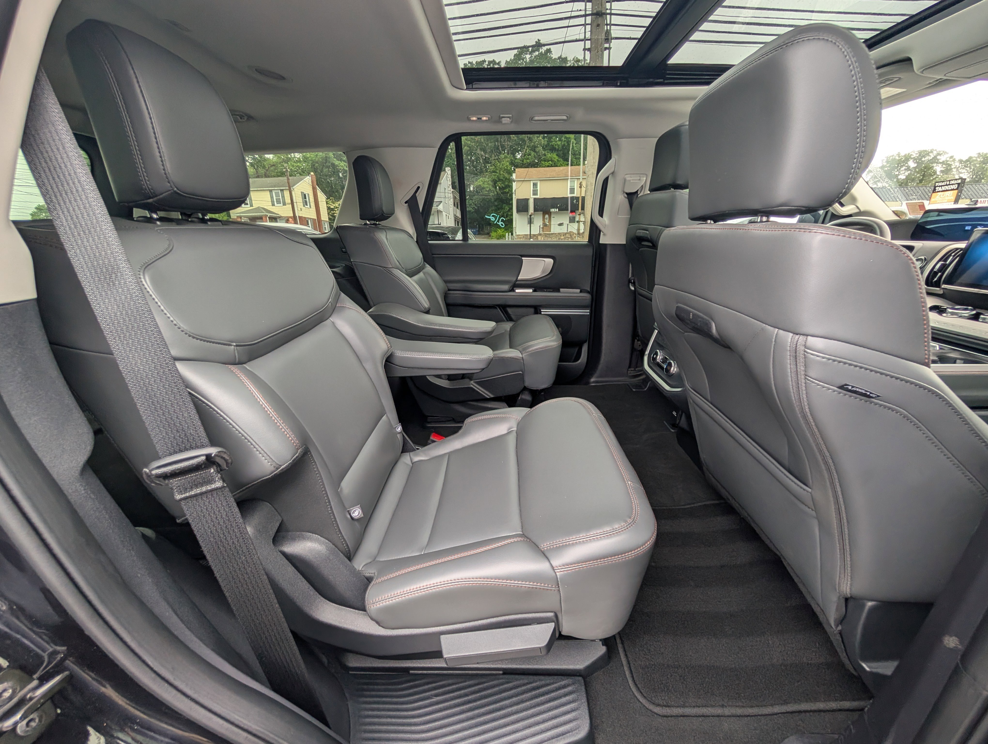 Certified 2025 Ford Expedition Active AWD/4WD image 13