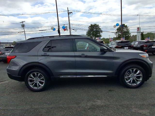 Certified 2022 Ford Explorer XLT w/ Equipment Group 202A AWD/4WD image 32