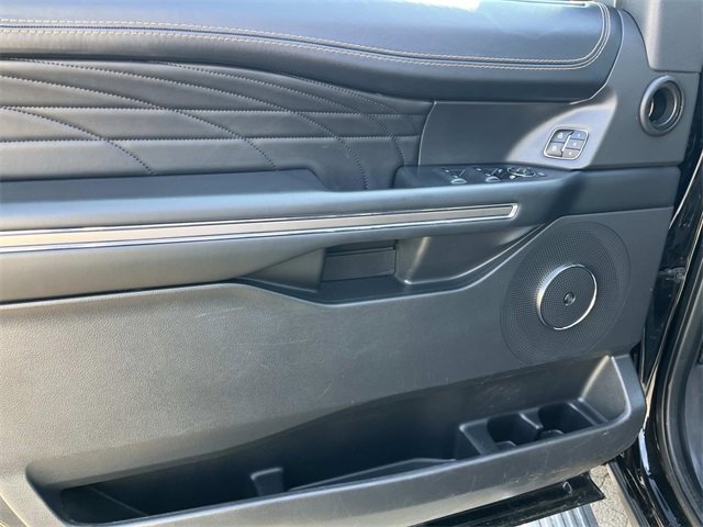 Certified 2023 Ford Expedition Max Platinum image 27