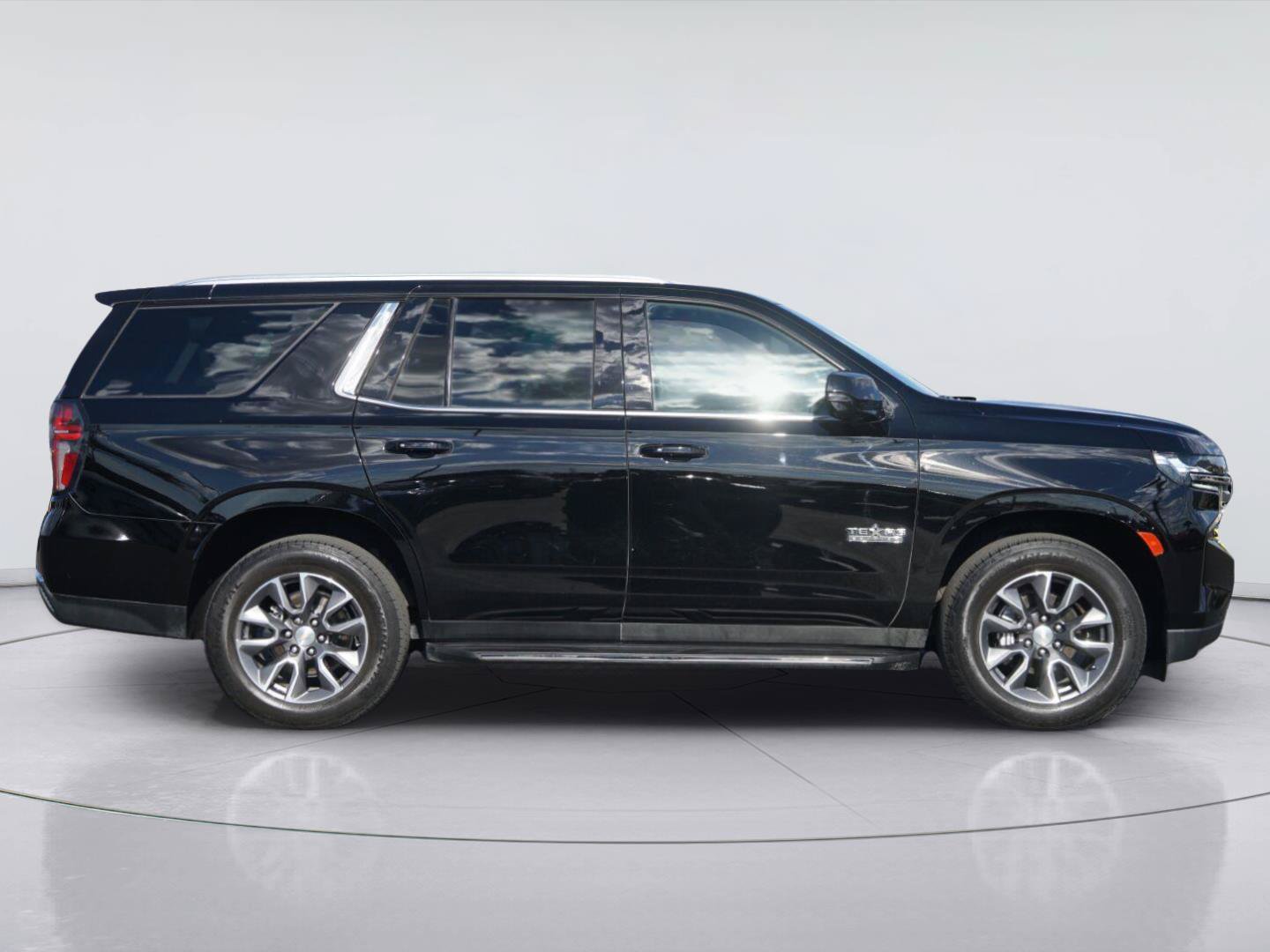Used 2023 Chevrolet Tahoe LT w/ LT Signature Plus Package RWD image 5