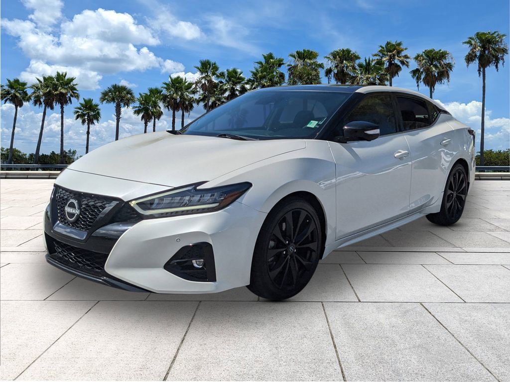 Used 2023 Nissan Maxima SR w/ Sport Mat Group image 3