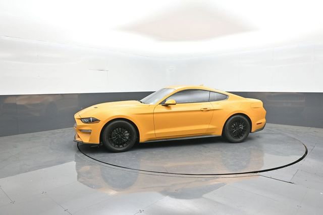 Certified 2022 Ford Mustang Coupe RWD image 4