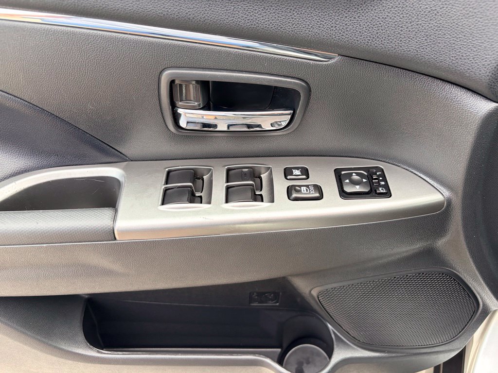 Used 2024 Mitsubishi Outlander Sport ES AWD/4WD image 20