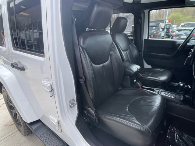 Used 2017 Jeep Wrangler Unlimited Sahara AWD/4WD image 26