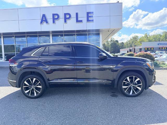 Used 2025 Volkswagen Atlas Cross Sport SEL Premium R-Line image 3