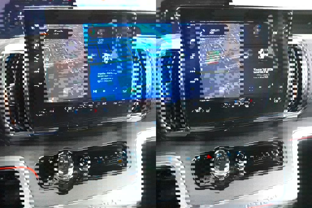 Certified 2025 Ford Expedition Platinum image 16