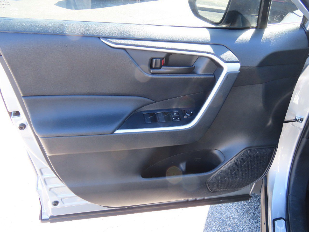 Used 2024 Toyota RAV4 LE image 24