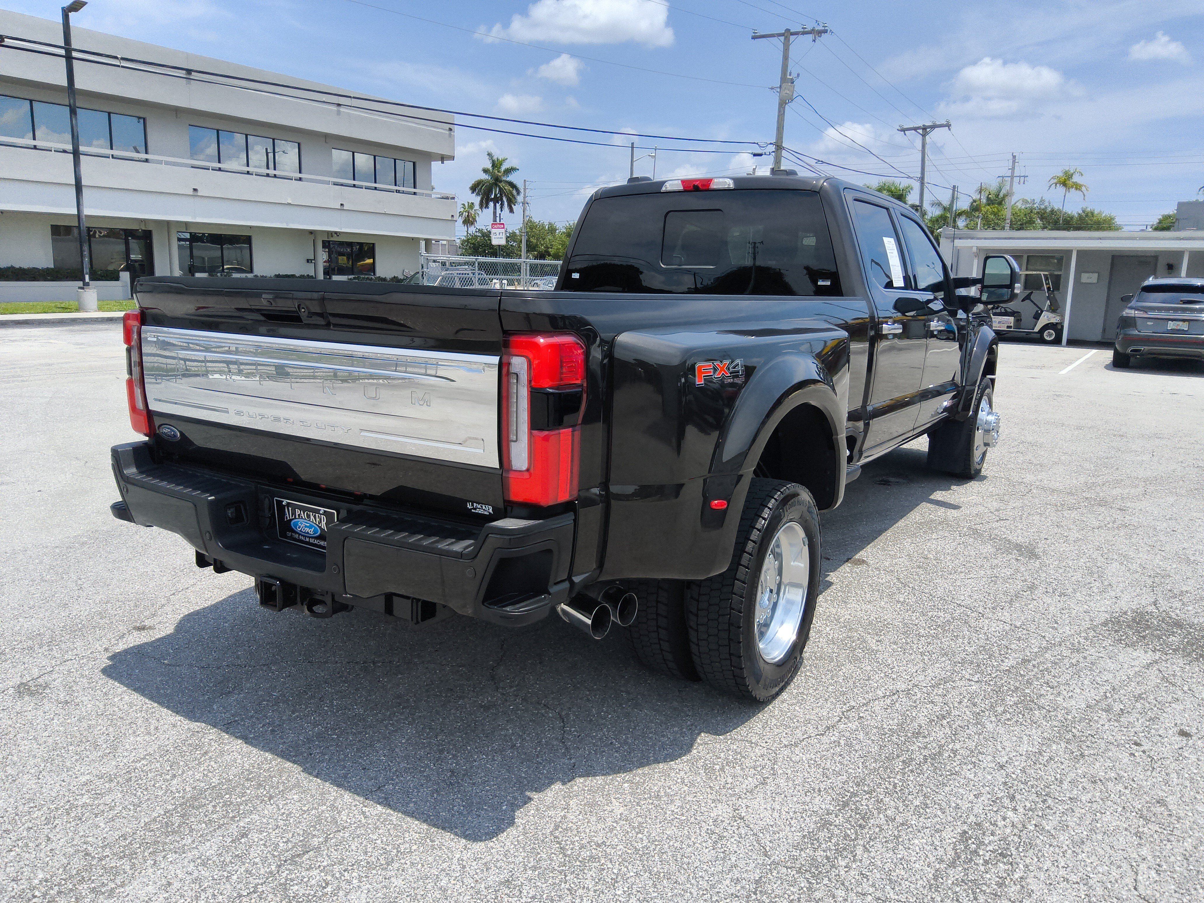 Certified 2025 Ford F450 Platinum w/ Platinum Plus Package AWD/4WD image 5