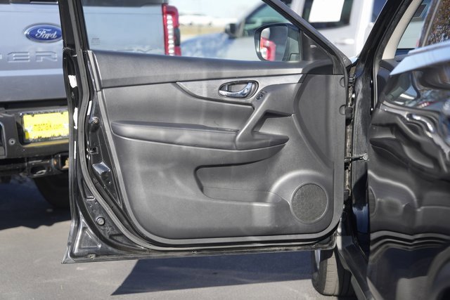 Used 2019 Nissan Rogue SV image 29