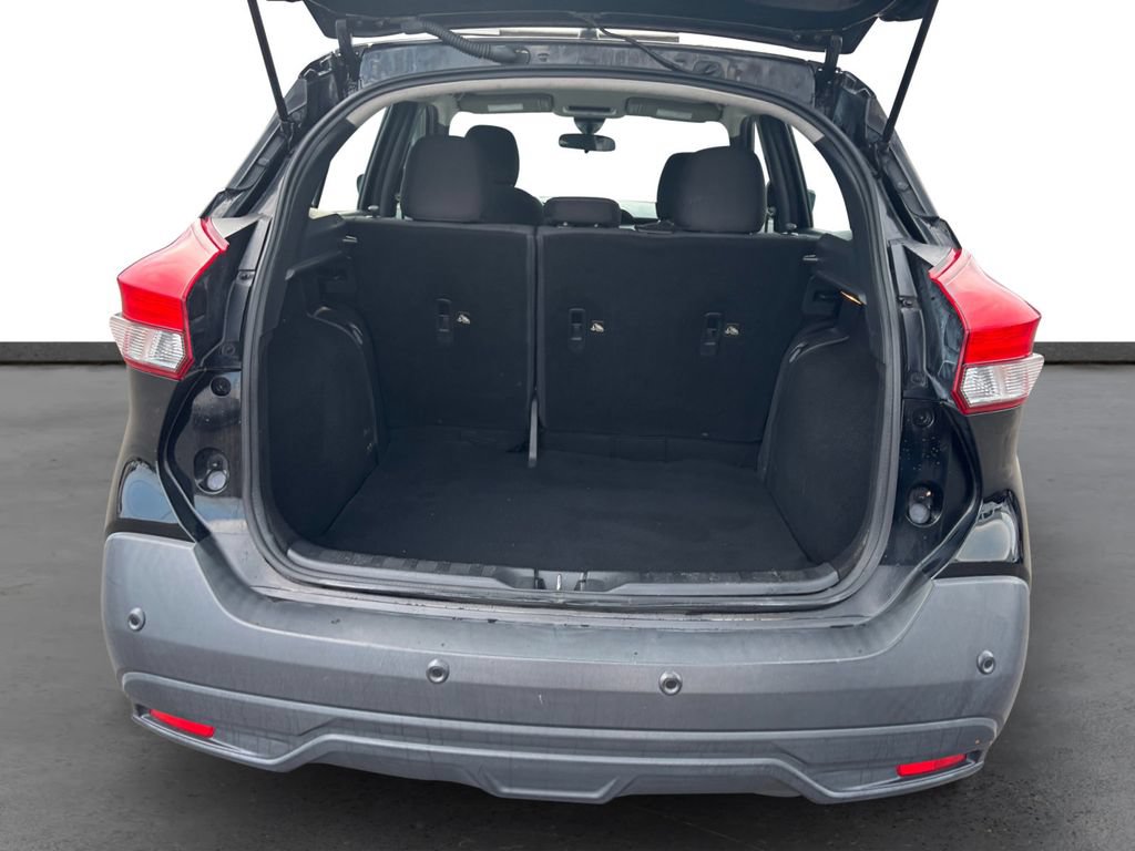 Used 2020 Nissan Kicks S FWD image 24