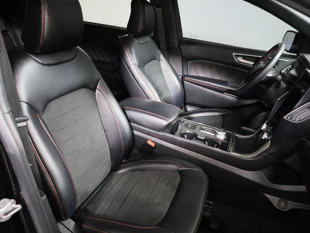 Certified 2024 Ford Edge ST-Line AWD/4WD image 9