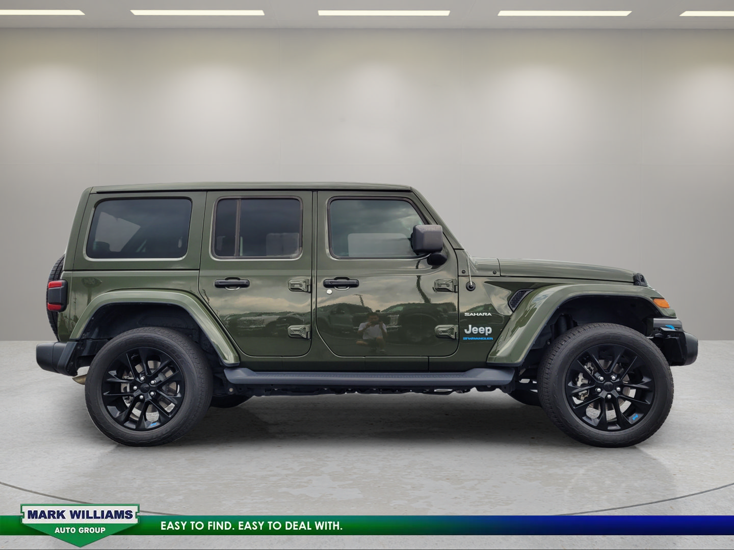 Used 2023 Jeep Wrangler Unlimited Sahara w/ Cold Weather Group AWD/4WD image 2
