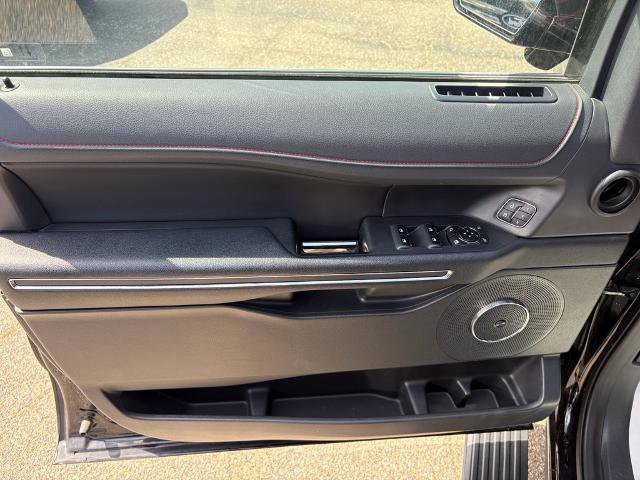 Certified 2023 Ford Expedition Limited image 13