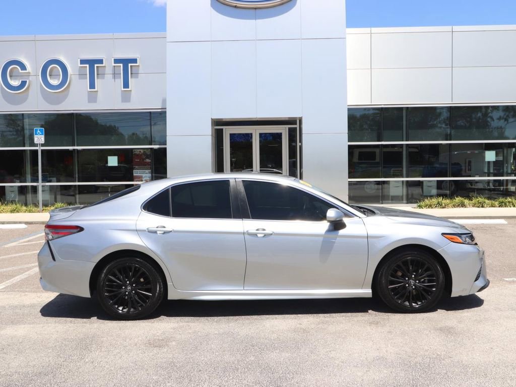 Used 2018 Toyota Camry SE FWD image 15