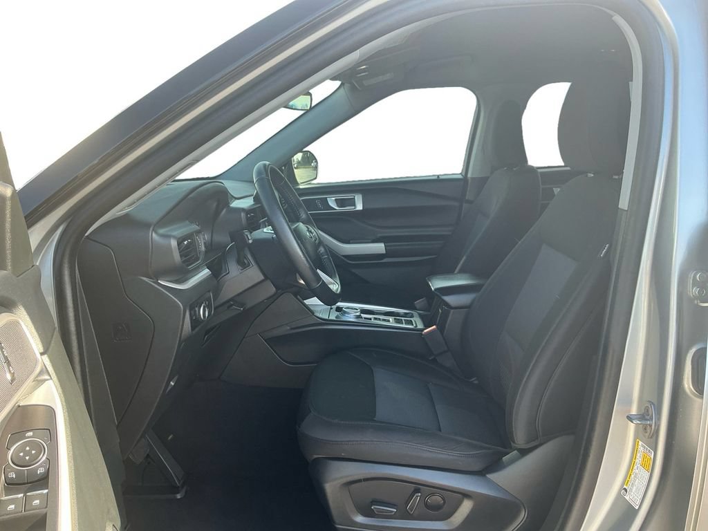 Certified 2023 Ford Explorer XLT RWD image 14