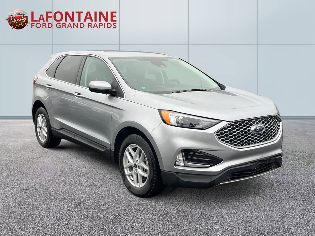 Certified 2023 Ford Edge SEL w/ Convenience Package AWD/4WD image 3
