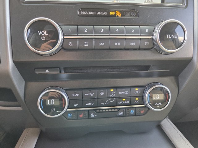 Certified 2018 Ford Expedition XLT w/ Equipment Group 202A RWD image 28