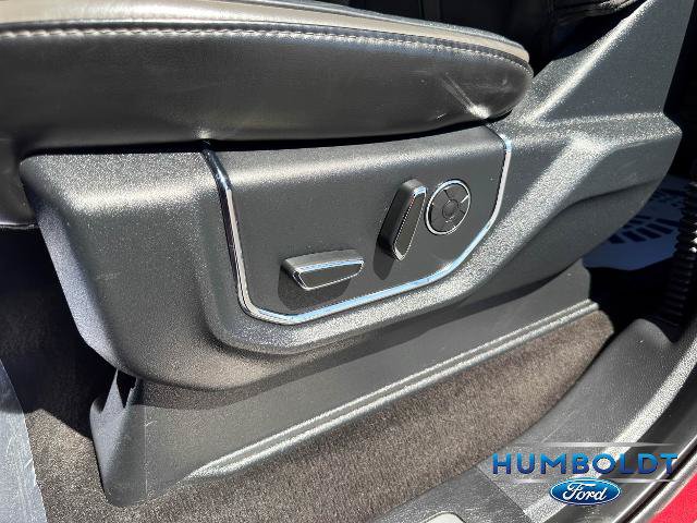 Certified 2017 Ford F350 Platinum w/ Platinum Ultimate Package AWD/4WD image 14