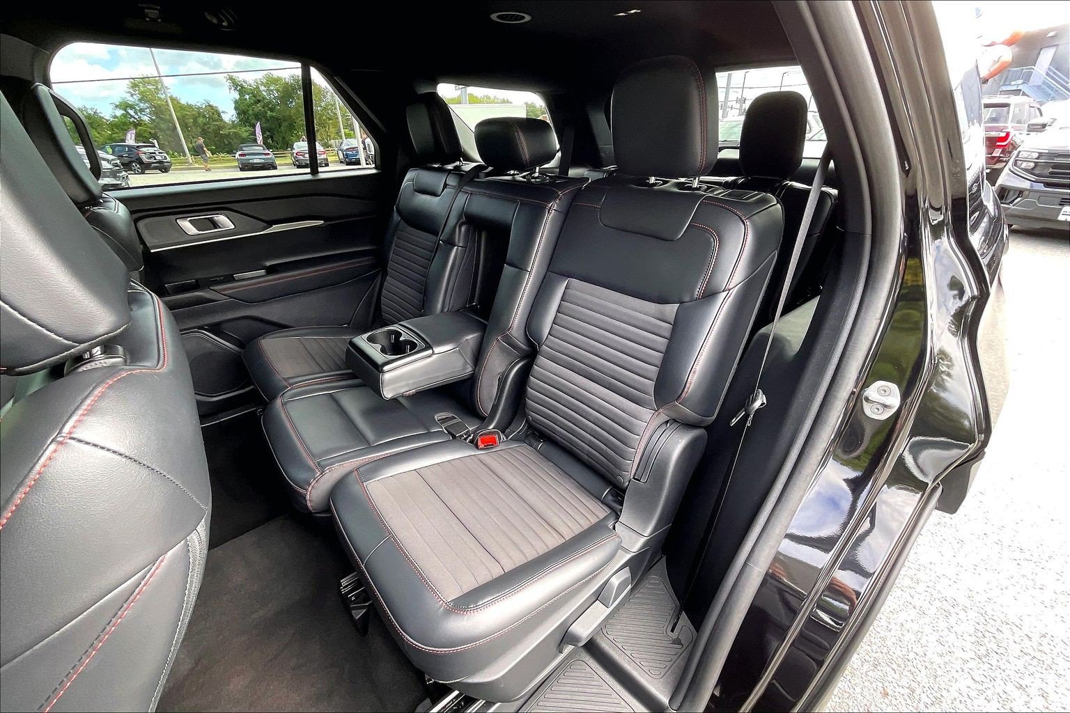Certified 2025 Ford Explorer ST-Line w/ ST-Line Street Pack AWD/4WD image 26