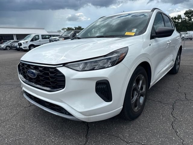 Certified 2023 Ford Escape ST-Line w/ Tech Pack #1 FWD image 2