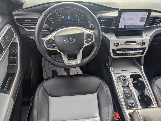 Certified 2022 Ford Explorer XLT w/ Equipment Group 202A AWD/4WD image 32