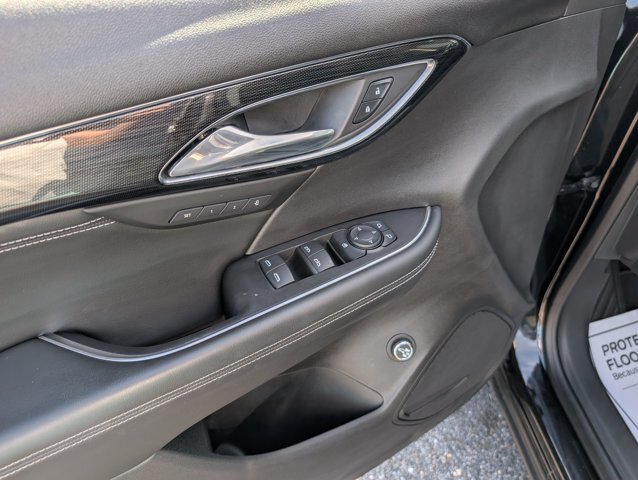Used 2021 Buick Envision Essence w/ Sport Touring Package FWD image 9