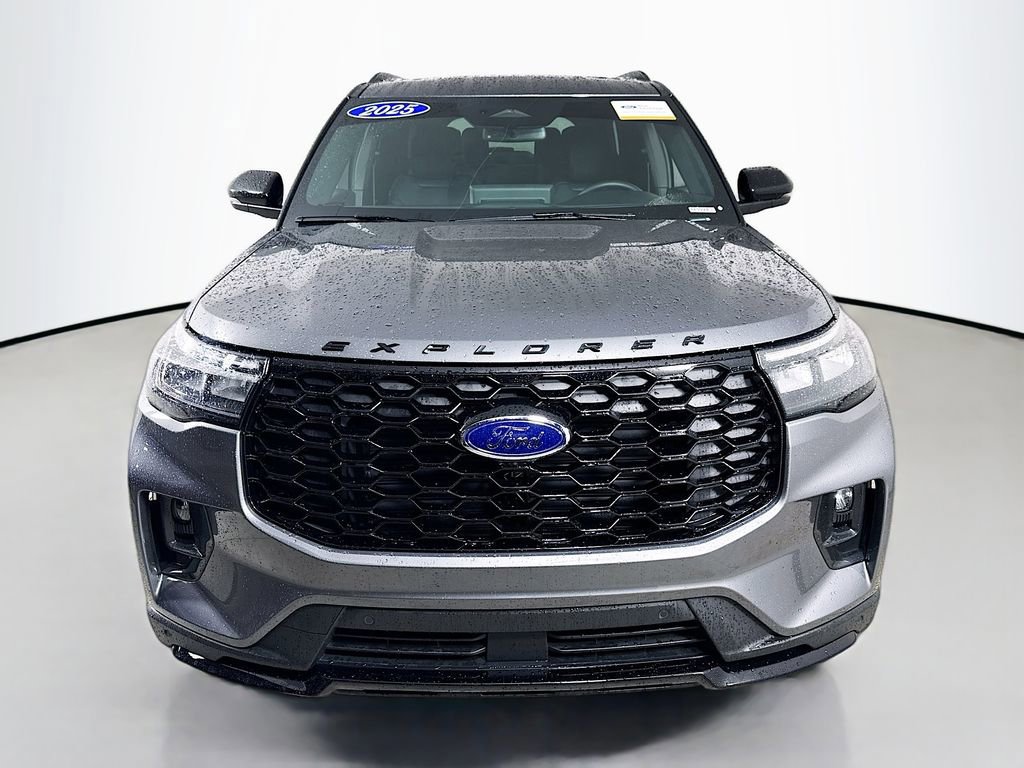 Certified 2025 Ford Explorer ST-Line w/ Premium Package image 8
