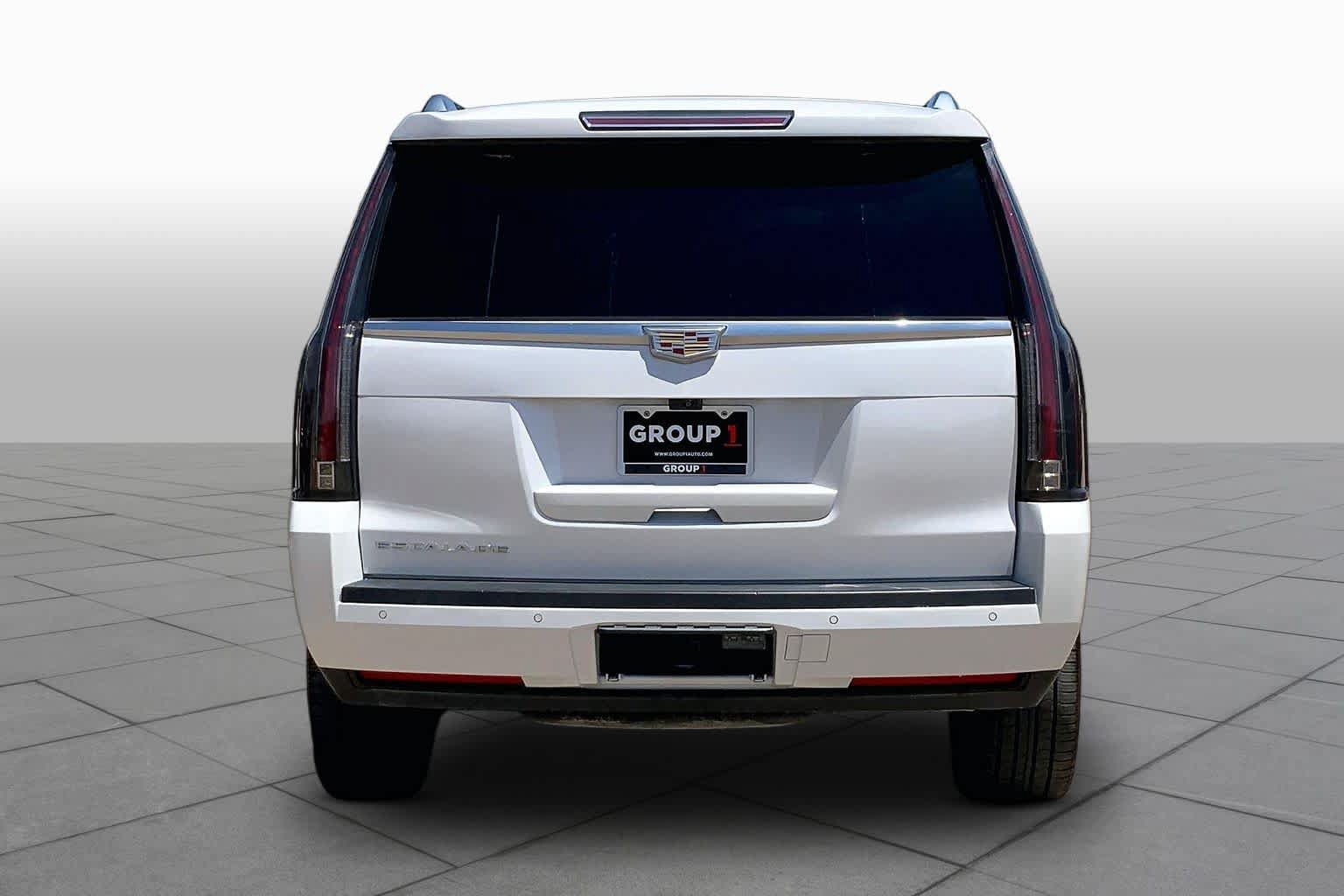 Used 2019 Cadillac Escalade Premium Luxury AWD/4WD image 5