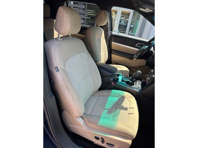 Certified 2017 Ford Explorer XLT w/ Equipment Group 201A FWD image 6