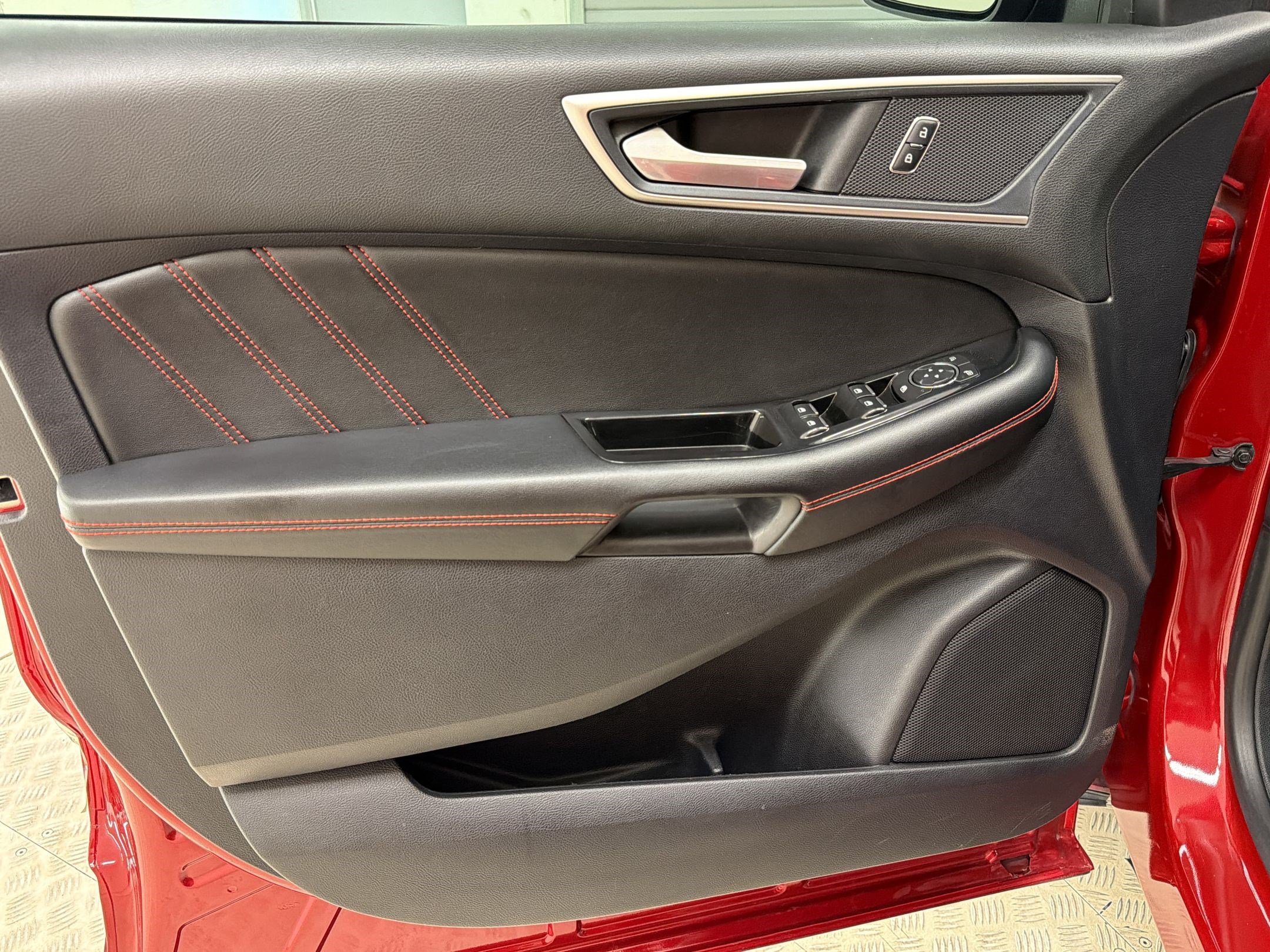 Certified 2020 Ford Edge ST-Line FWD image 12