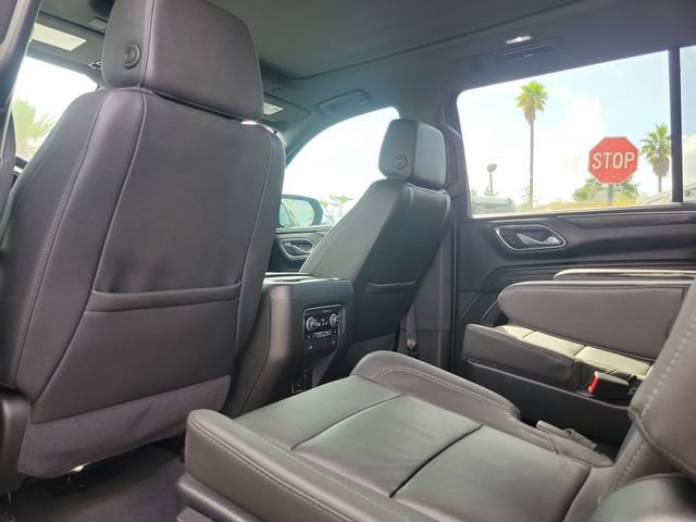 Used 2024 Chevrolet Suburban LT w/ LT Signature Package RWD image 11