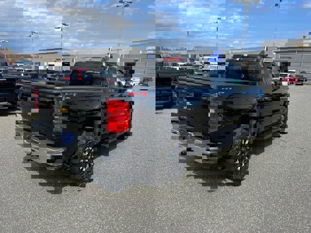 Used 2018 Chevrolet Silverado 1500 LT w/ All Star Edition image 4