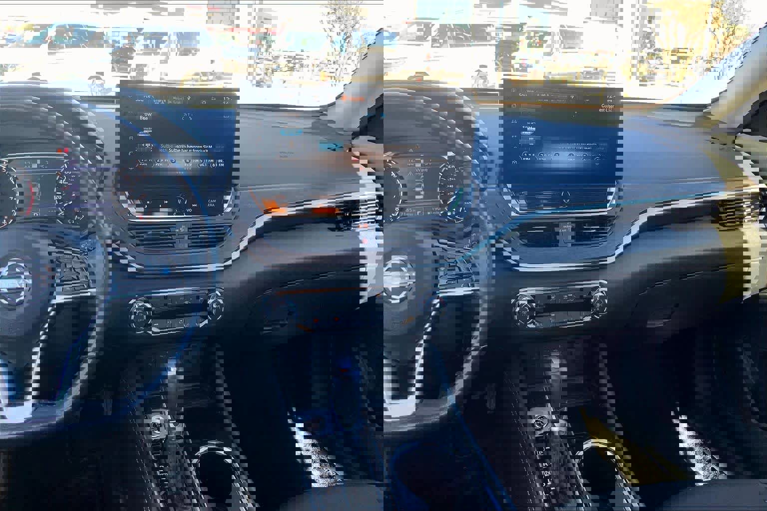 Used 2024 Nissan Altima 2.5 SV w/ SV Premium Package image 6