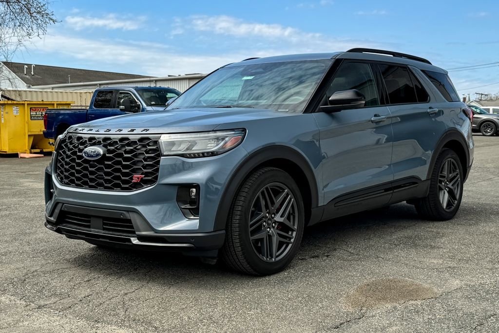 Certified 2025 Ford Explorer ST AWD/4WD image 7