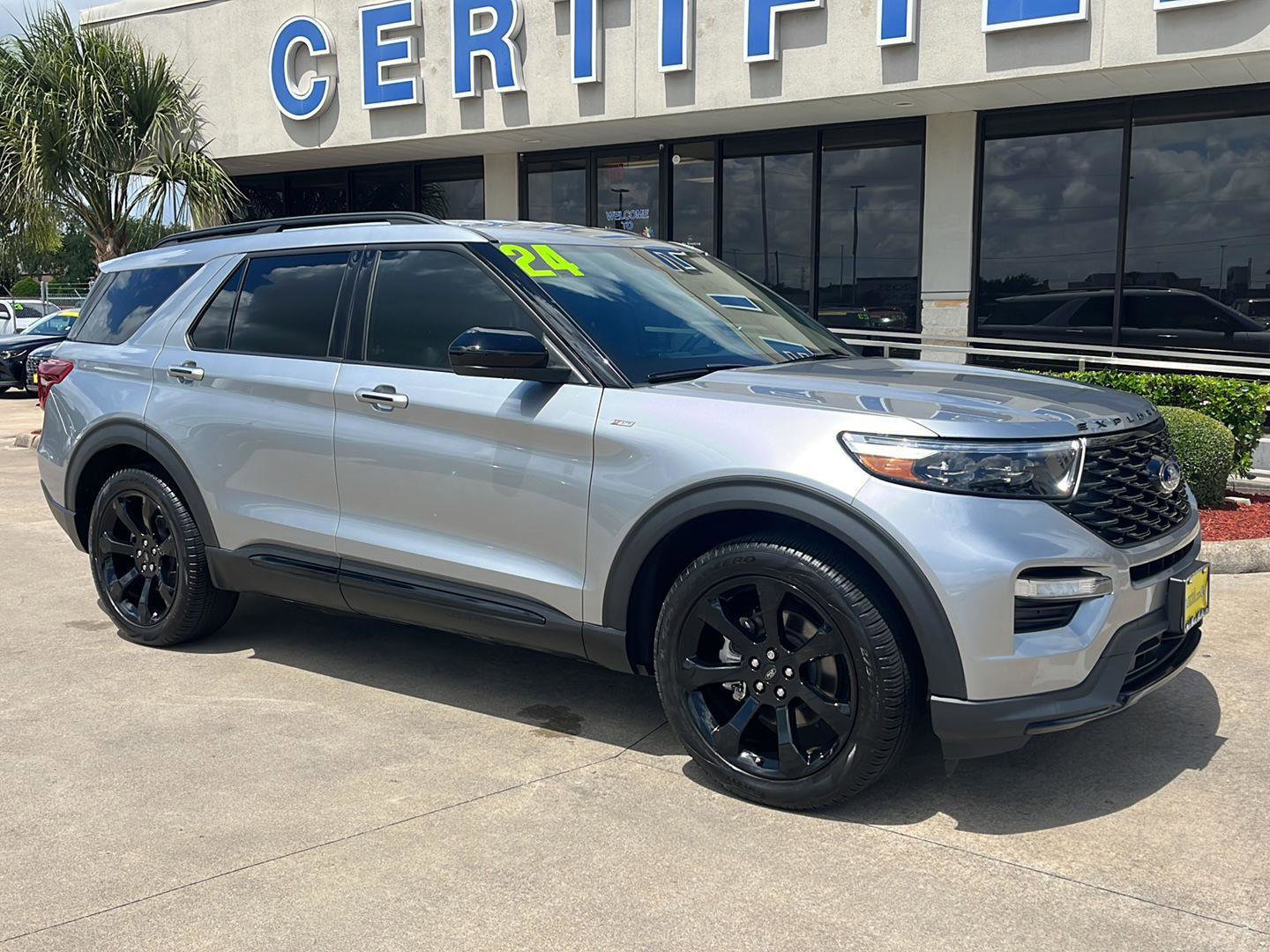 Certified 2024 Ford Explorer ST-Line w/ Class IV Trailer Tow Package RWD image 1