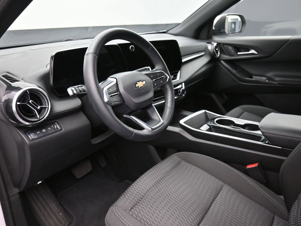 Used 2025 Chevrolet Equinox LT image 18