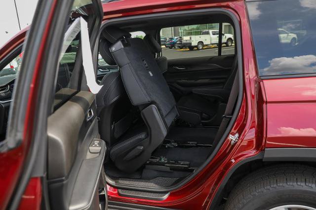 Used 2024 Jeep Grand Cherokee L Laredo w/ Luxury Tech Group I AWD/4WD image 28