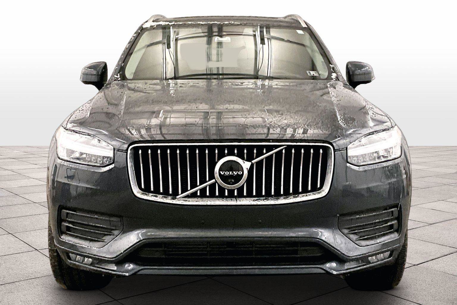 Used 2022 Volvo XC90 T6 Momentum w/ Advanced Package image 3
