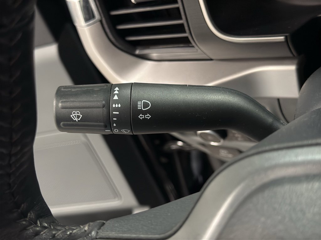 Certified 2022 Ford F150 XLT w/ Equipment Group 302A High image 18