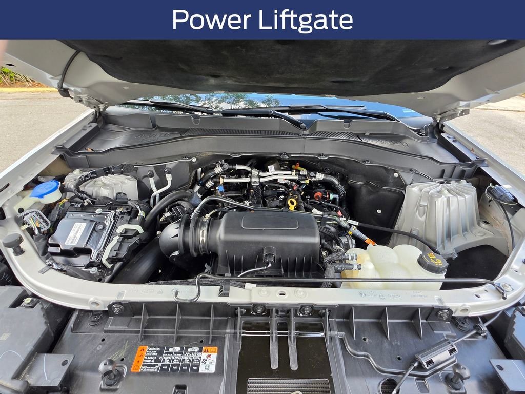Certified 2022 Ford Explorer XLT w/ Equipment Group 202A RWD image 18