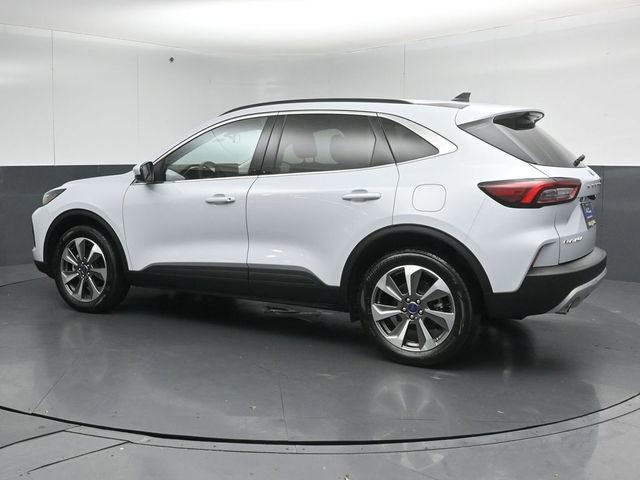 Certified 2025 Ford Escape Platinum AWD/4WD image 8