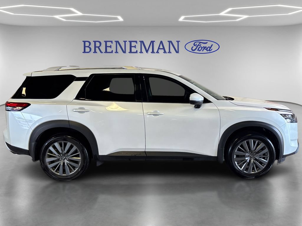 Used 2025 Nissan Pathfinder SL w/ SL Premium Package AWD/4WD image 5