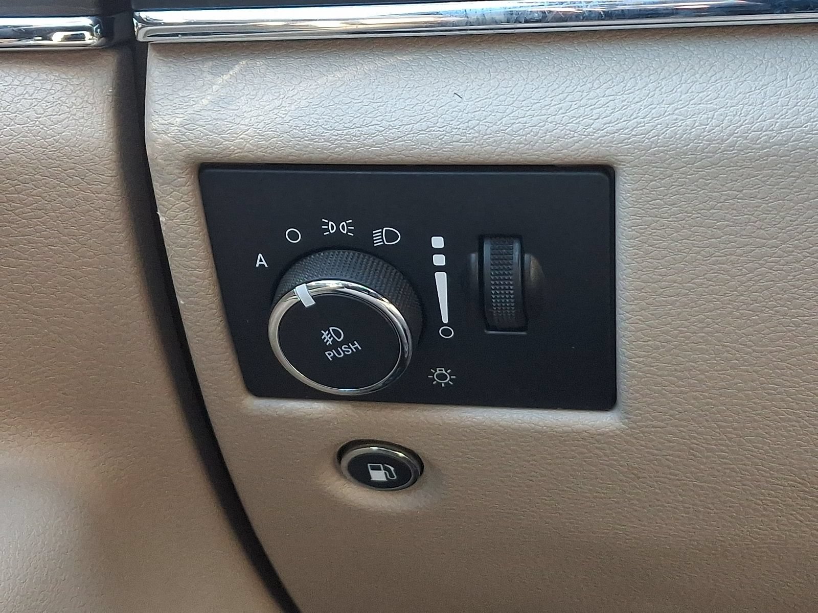 Used 2021 Jeep Grand Cherokee Limited w/ Luxury Group II AWD/4WD image 25