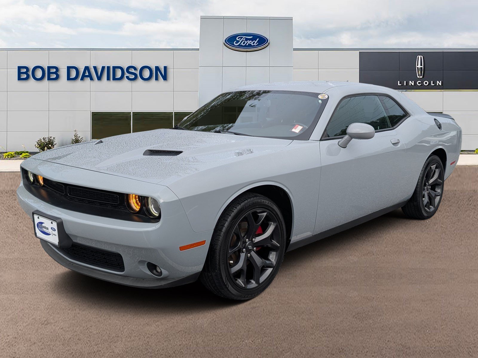 Used 2020 Dodge Challenger SXT w/ Blacktop Package RWD image 1