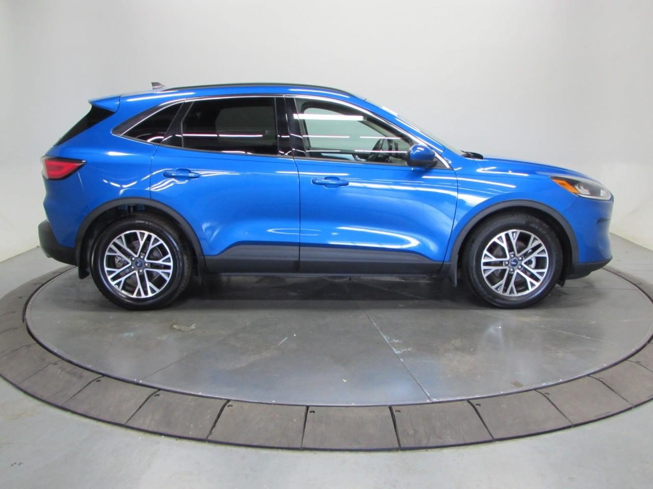 Certified 2020 Ford Escape SEL FWD image 8