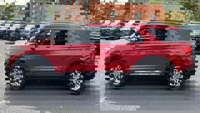 Certified 2022 Ford Explorer XLT w/ Equipment Group 202A image 2